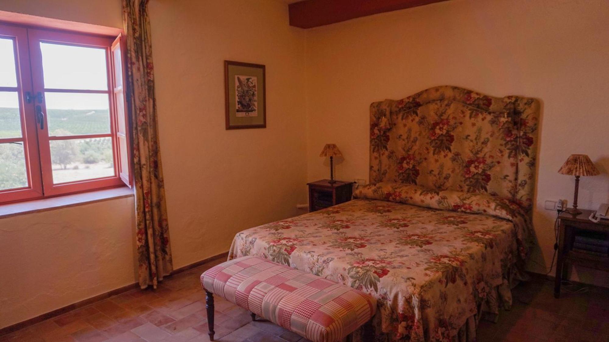 Hotel Cortijo El Esparragal Gerena Bilik gambar