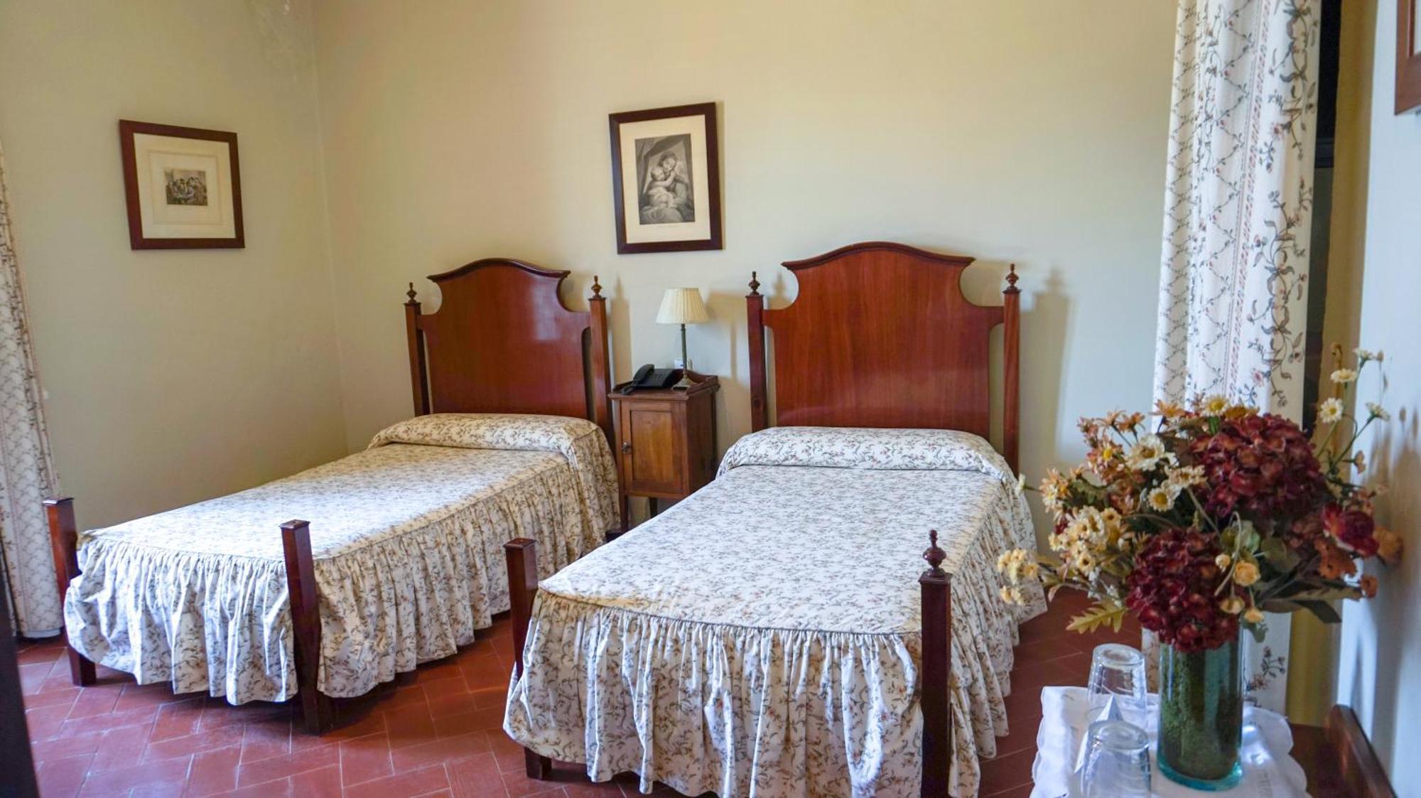 Hotel Cortijo El Esparragal Gerena Bilik gambar