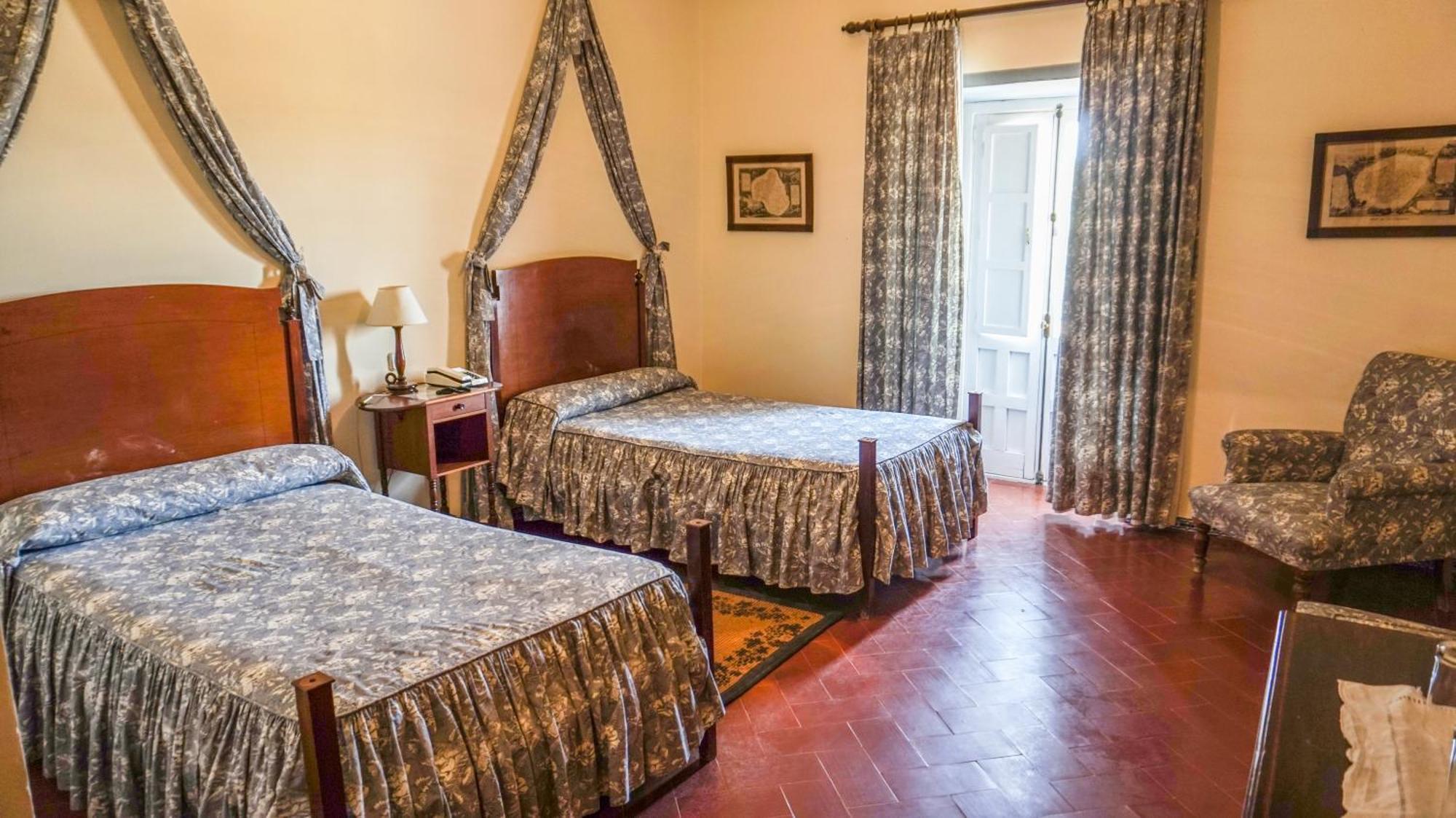 Hotel Cortijo El Esparragal Gerena Bilik gambar