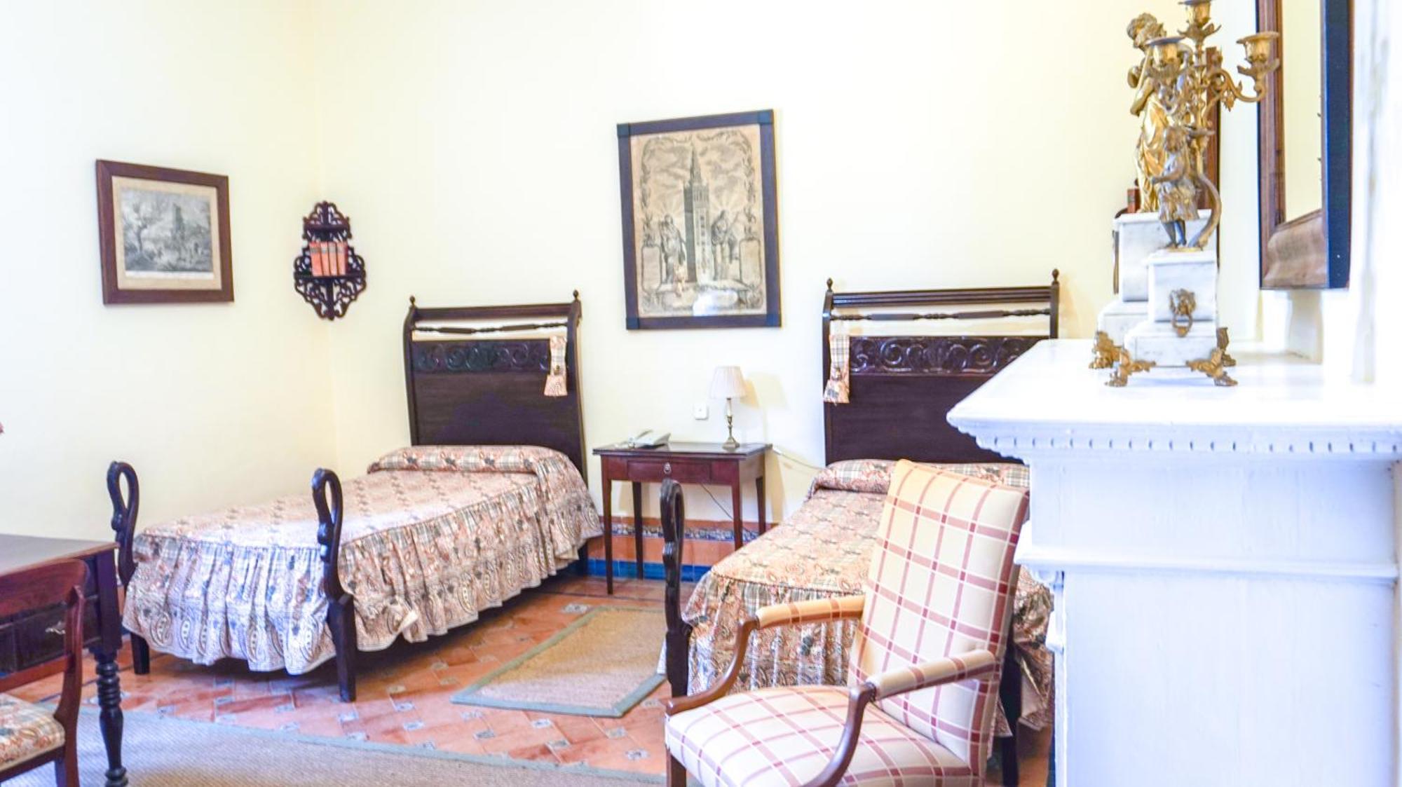 Hotel Cortijo El Esparragal Gerena Bilik gambar