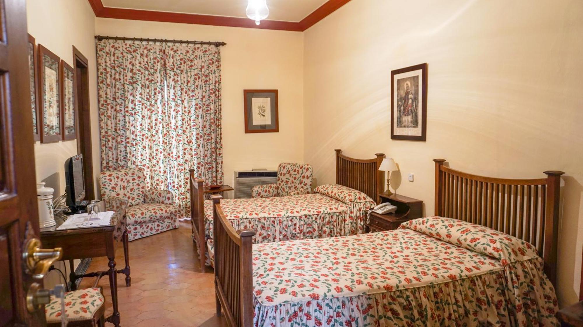 Hotel Cortijo El Esparragal Gerena Bilik gambar